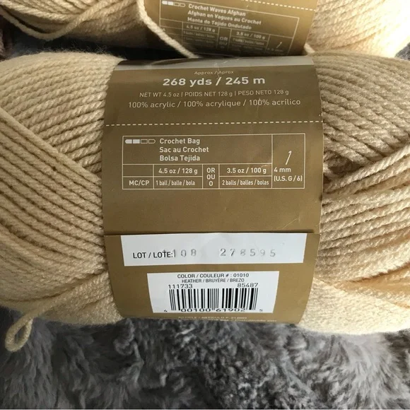 Loops & Threads Impeccable Worsted Yarn Bundle - Picture 7 of 9